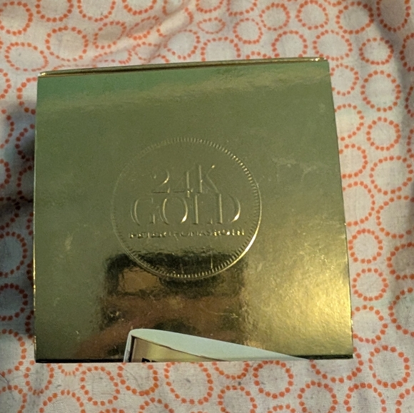 Peter Thomas Roth Gold Eye Patches - Picture 2 of 4